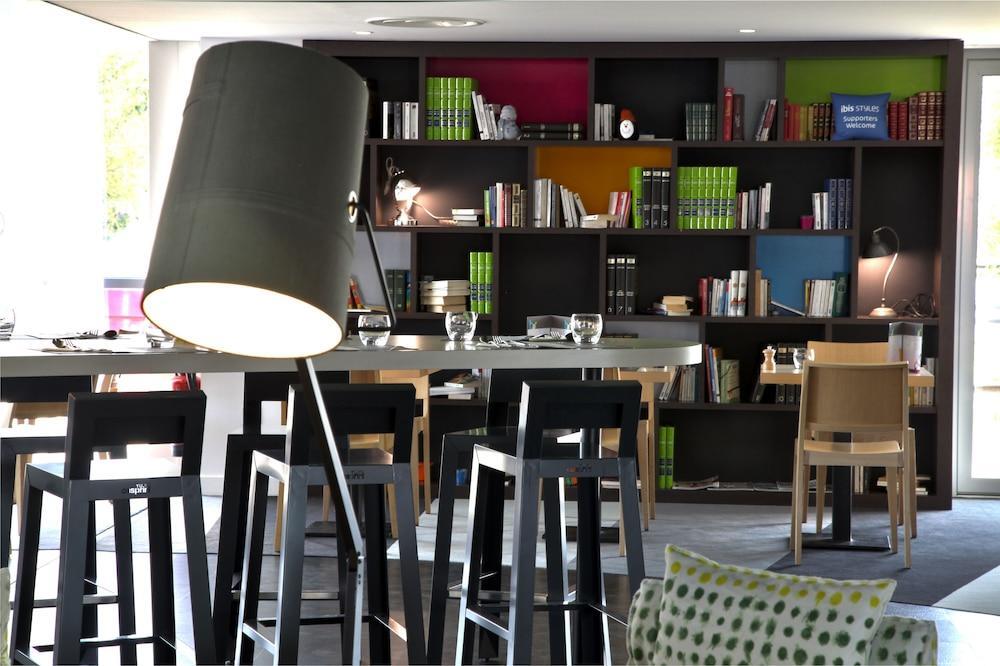Ibis Styles Nantes Reze Aeroport Hotel Buitenkant foto