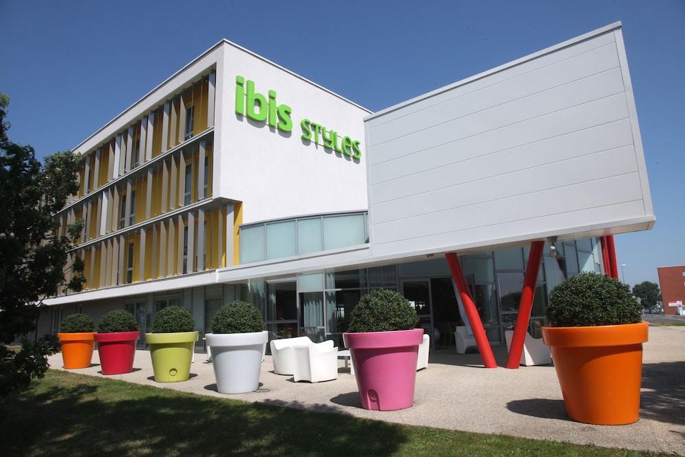 Ibis Styles Nantes Reze Aeroport Hotel Buitenkant foto